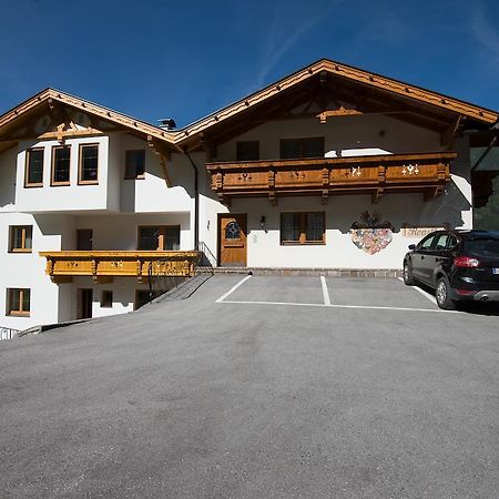 Appartementhaus Pinnisblick Neustift im Stubaital Exterior foto